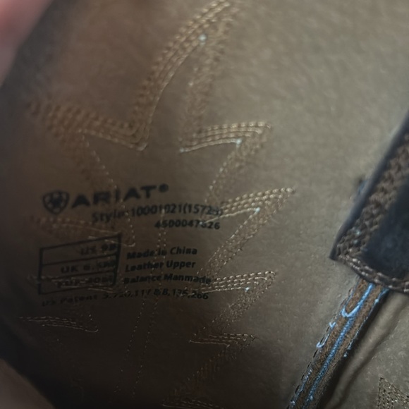 ARIAT Cowboy Boots - Picture 6 of 6